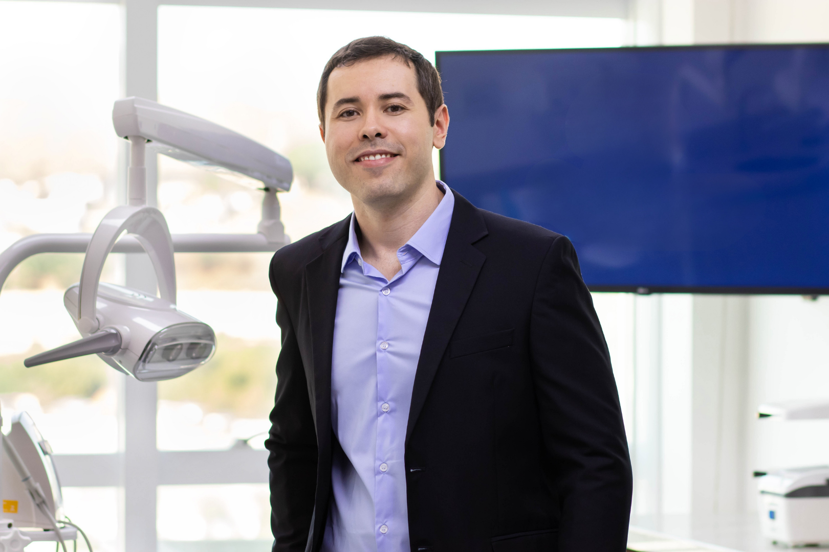 Dr. Mailson Maroco no consultório odontológico